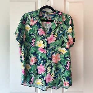 Tommy Bahama Women’s Georgia O Reef Talulla Silk Camp Shirt (Size M)
